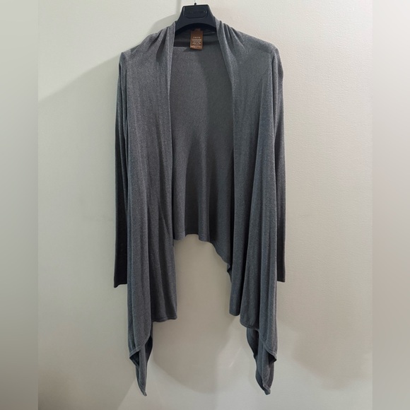 Elegant Gray Women's Sweater - Picture 1 of 3